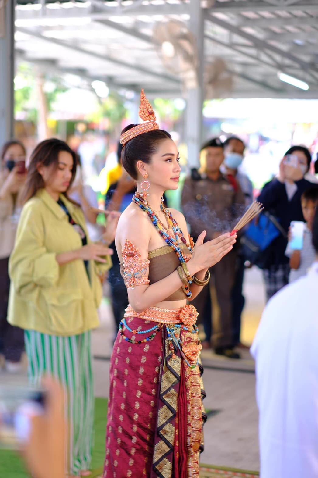 อิงฟ้า รำบวงสรวงพญานาค