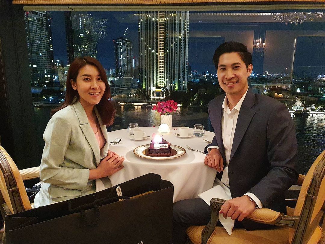 ไฮโซบิ๊กแฟนเชียร์ คู่รักมาดเท่เลิกเงียบ