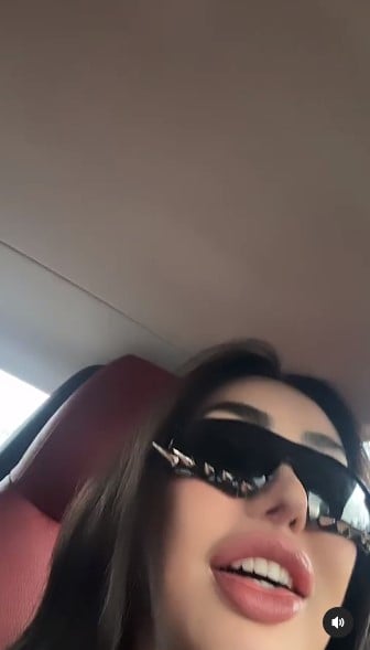 เบล บุษยา ไลฟ์สด ขับรถ เปิดเสื้อ