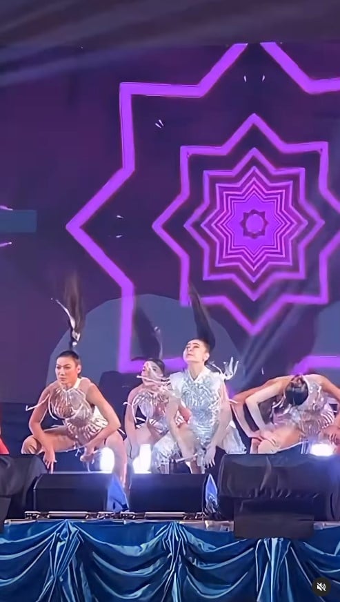 เป็กกี้ เสื้อหลุด