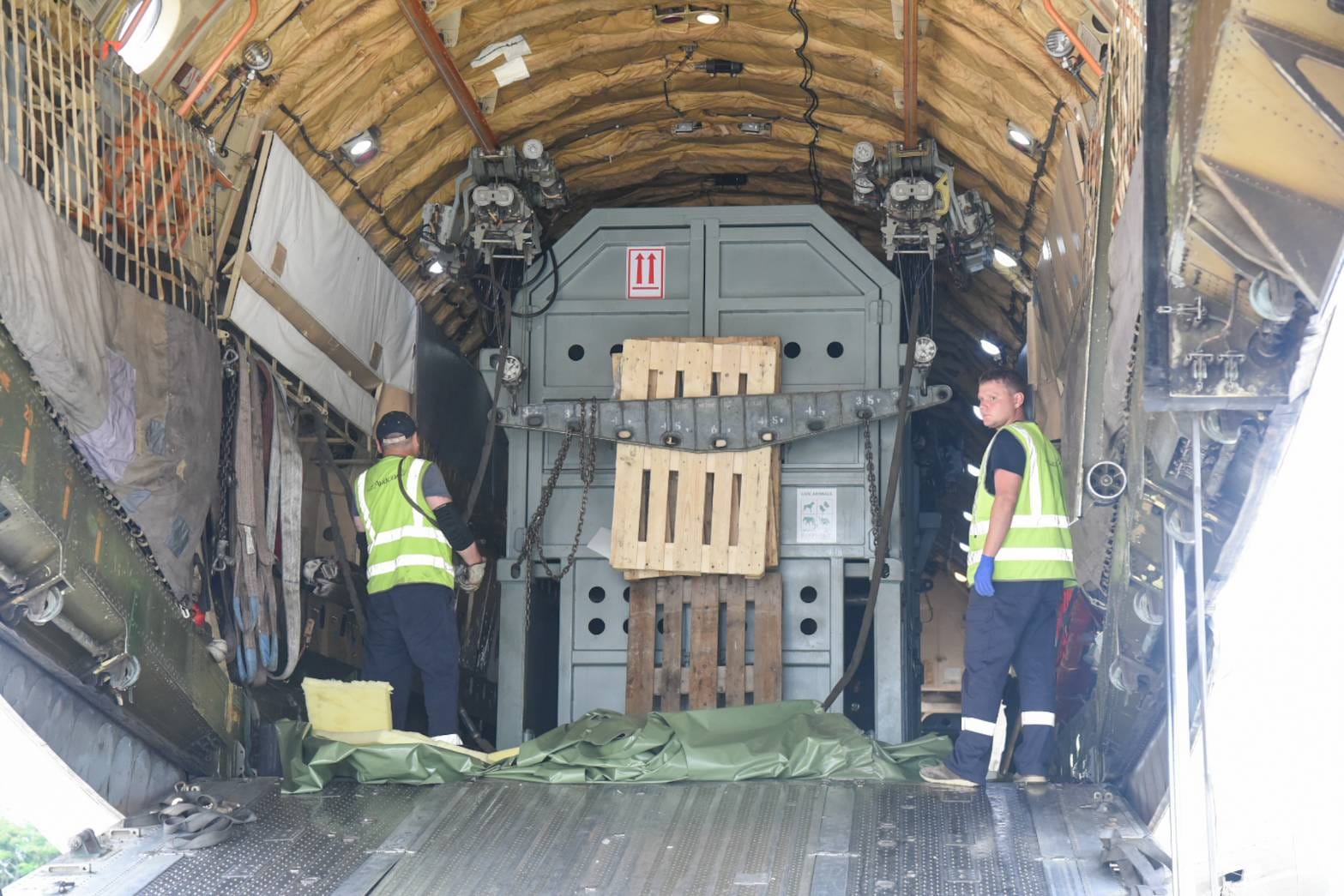 เลขเครื่องบิน พลายศักดิ์สุรินทร์