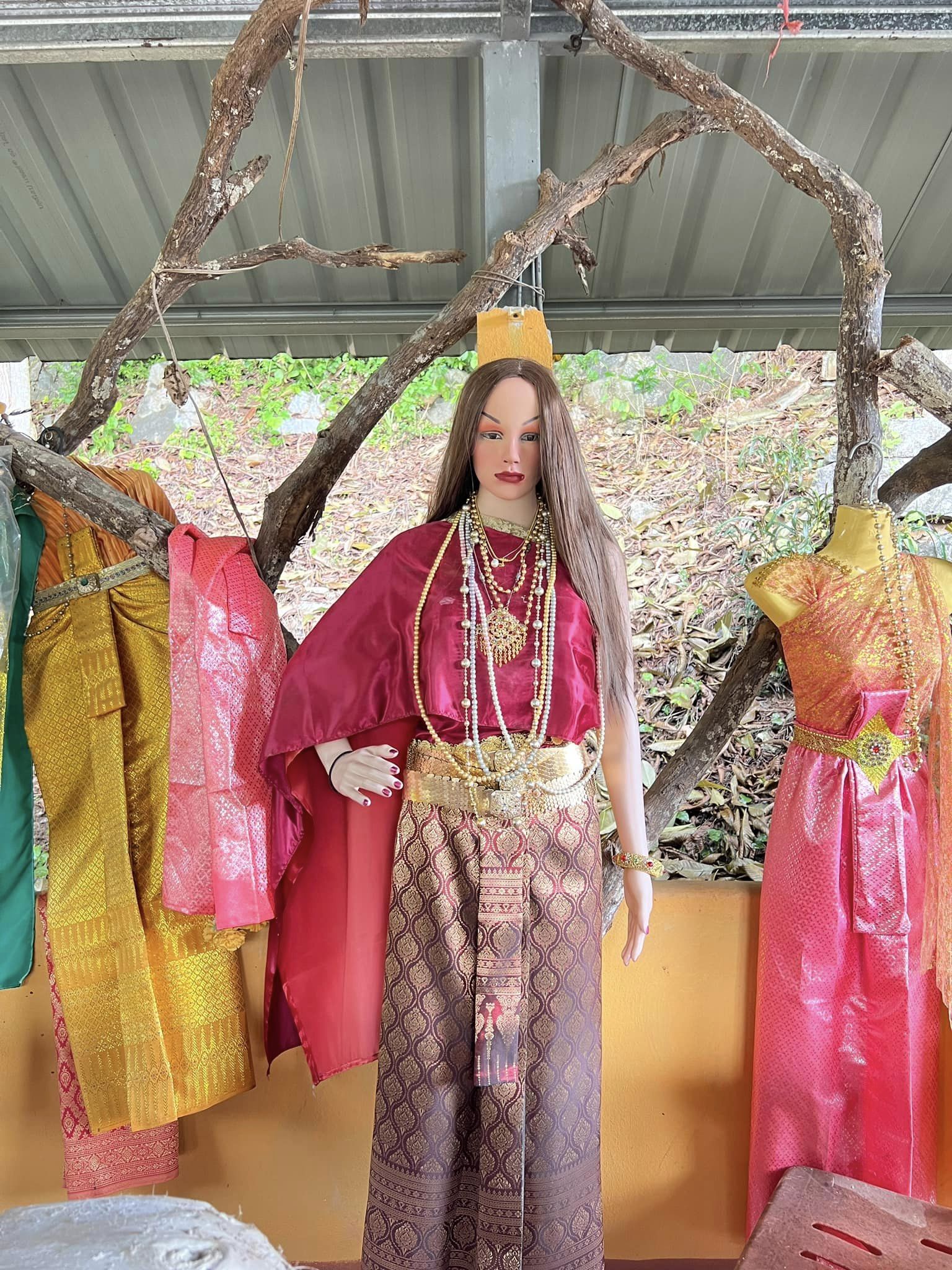 เลขเด็ด แม่น้ำหนึ่ง ทำผมแต่งหน้าให้แม่ตะเคียน 31 7 66 