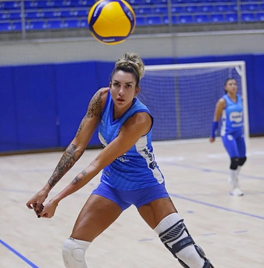 ไทซ่า เมเนเซส วาร์ป นักวอลเลย์บอลหญิง ทีมชาติ บราซิล vnl