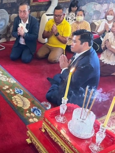 ท่านอ้น วัชรเรศร วิวัชรวงศ์ เสด็จไหว้พระ