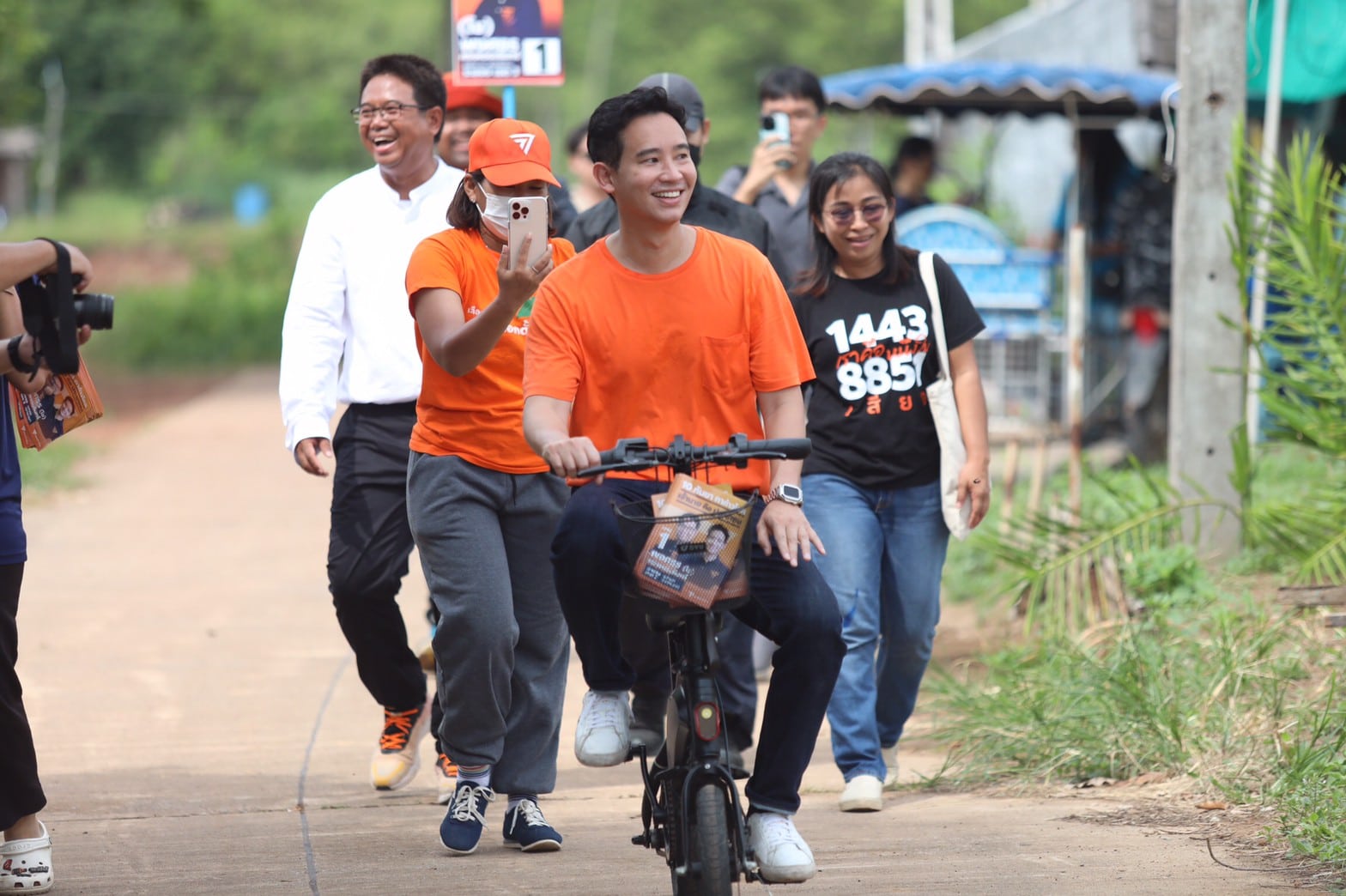 พิธามาบริเวณนี้เพื่อจัดการเลือกตั้งที่จังหวัดระยอง