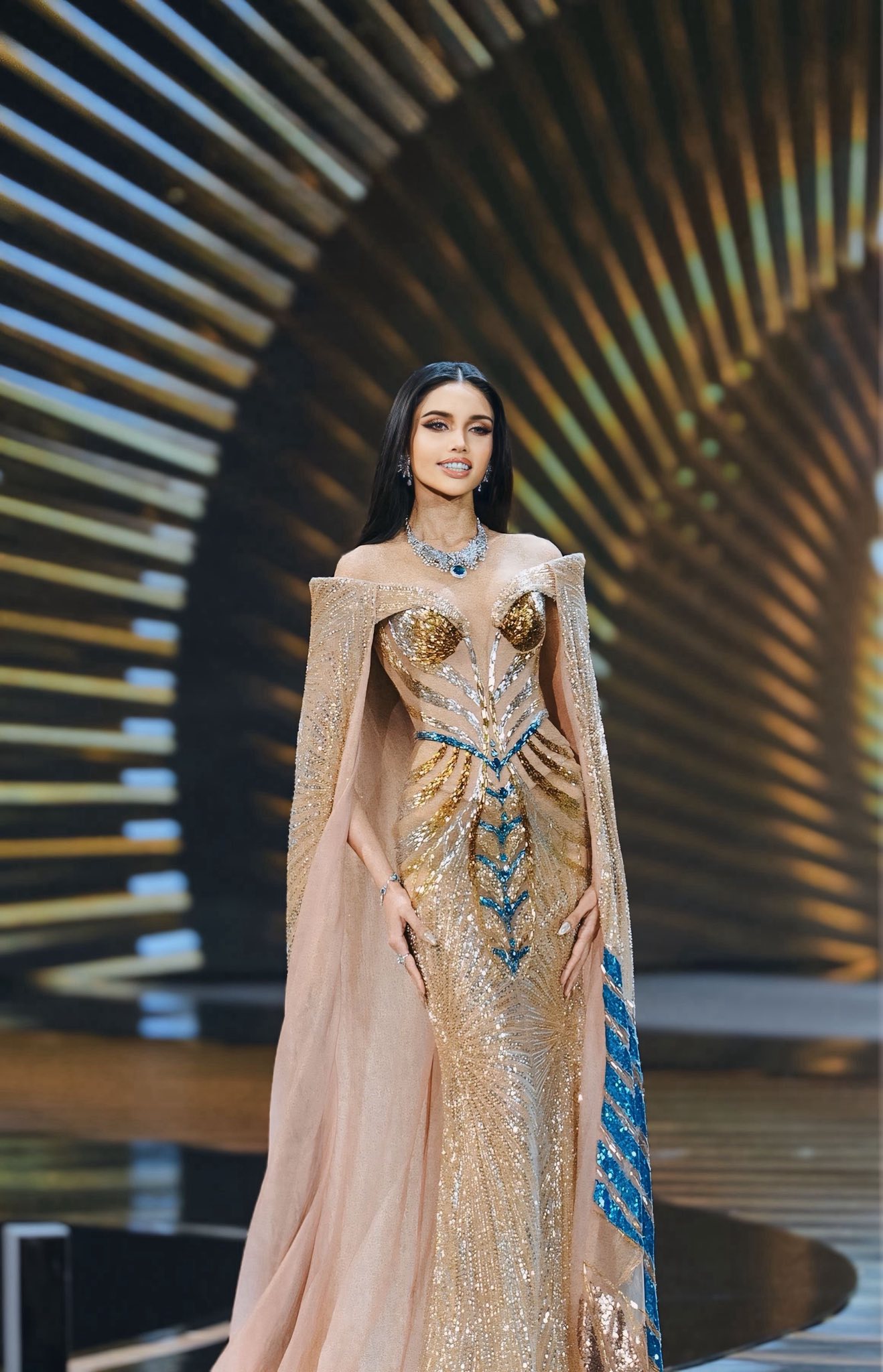 ประวัติ 'วีนา ปวีนา' ผู้คว้ามงกุฎ มิสยูนิเวิร์สไทยแลนด์ 2025 สิ้นสุดตำนานนางรอง | Thaiger ข่าวไทย