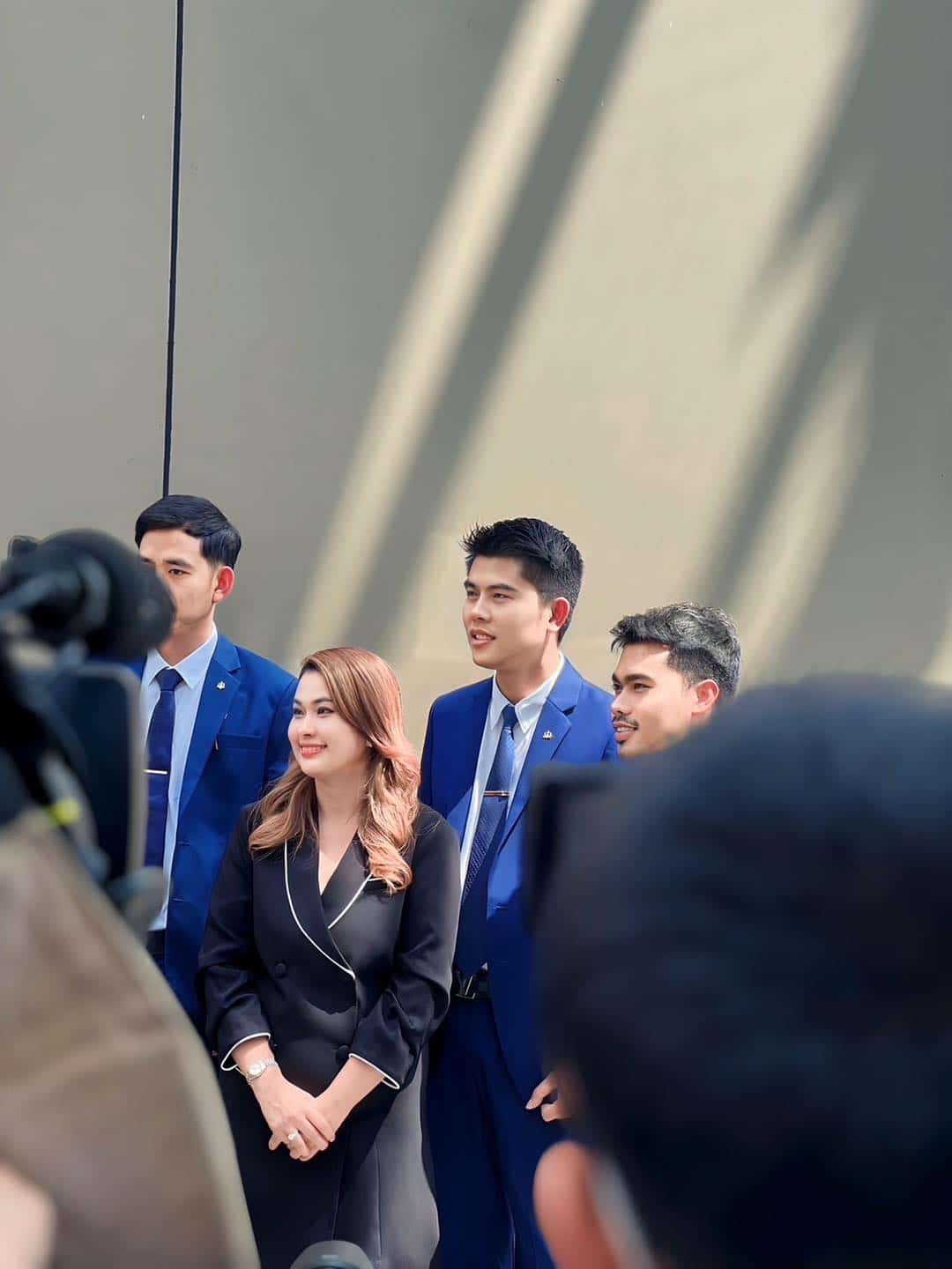 จูน เพ็ญชุลี มือที่สาม