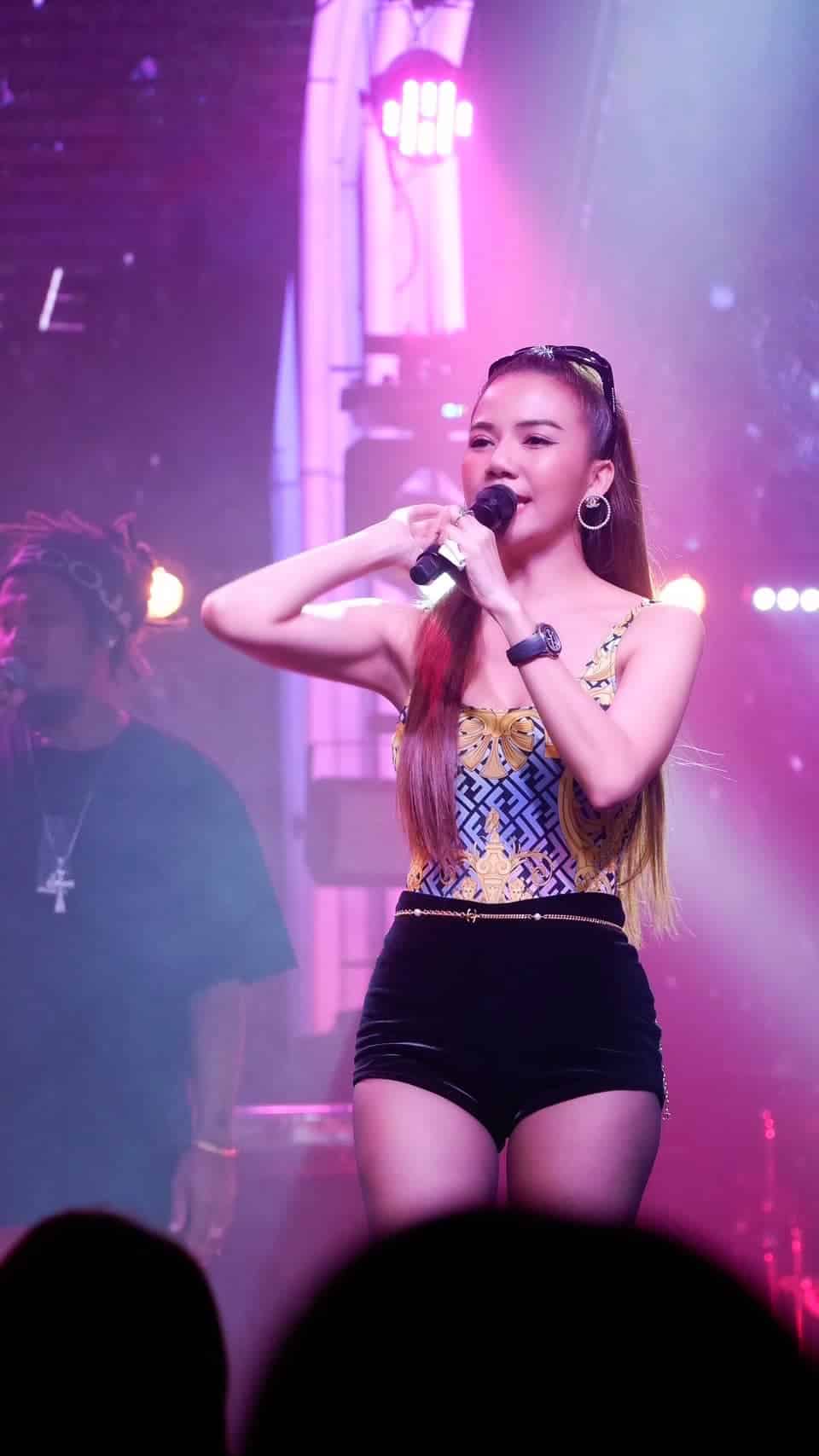 จ๊ะ จบดราม่า ตั๊กแตน