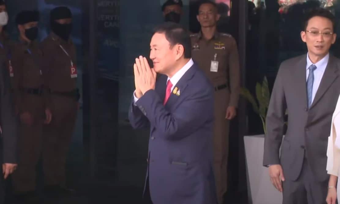 ทักษิณ กลับไทยพร้อมใครบ้าง