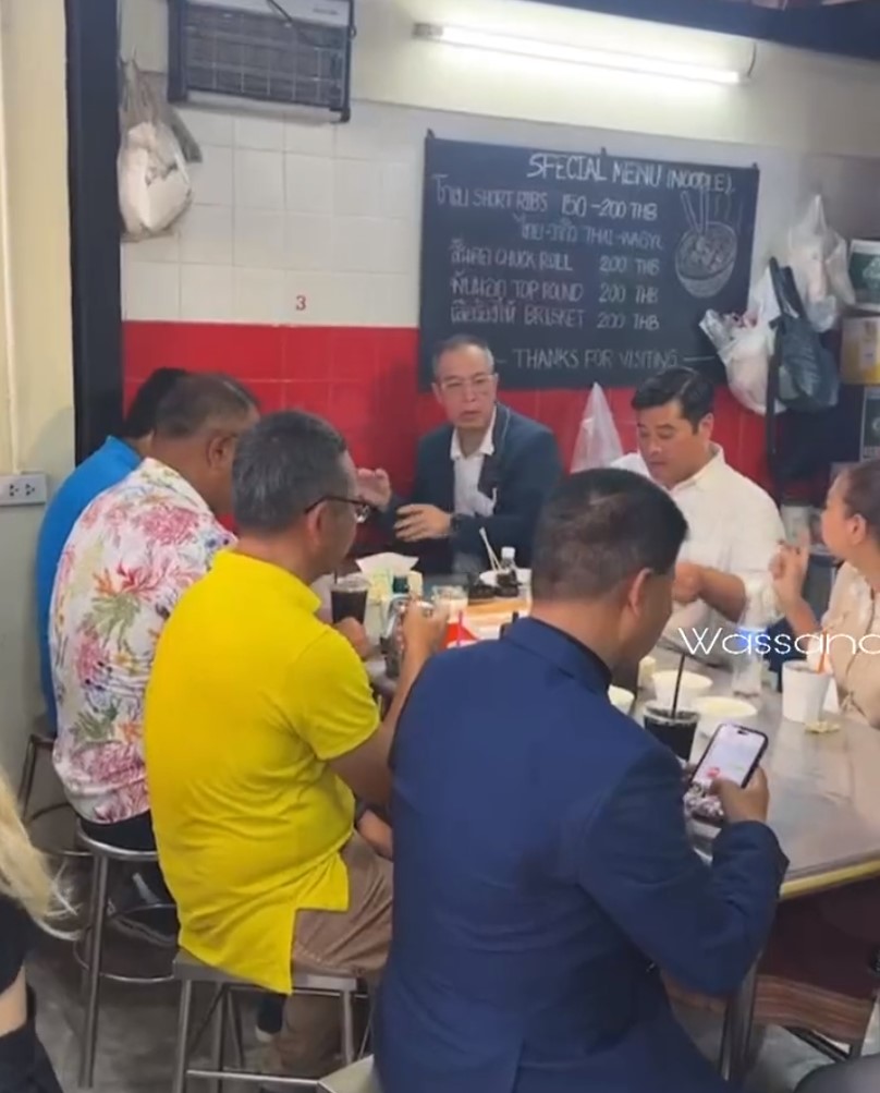 เปิดคลิป ท่านอ้น วัชรเรศร ทานก๋วยเตี๋ยว ติดดิน เรียบง่าย