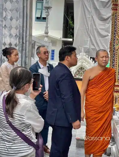 ท่านอ้น วัชรเรศร วิวัชรวงศ์ เสด็จไหว้พระ