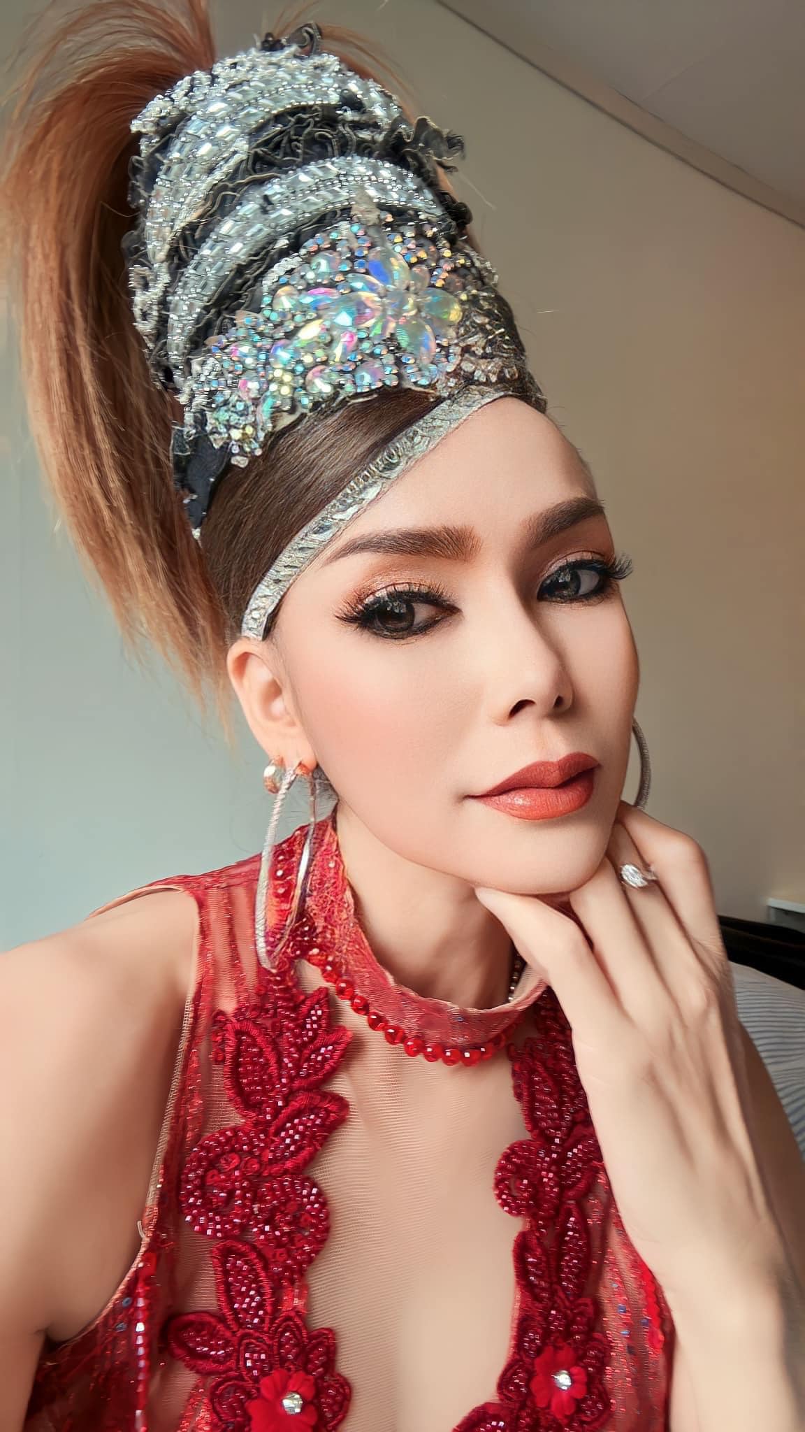 นักร้องหมอลำ บ คือใคร