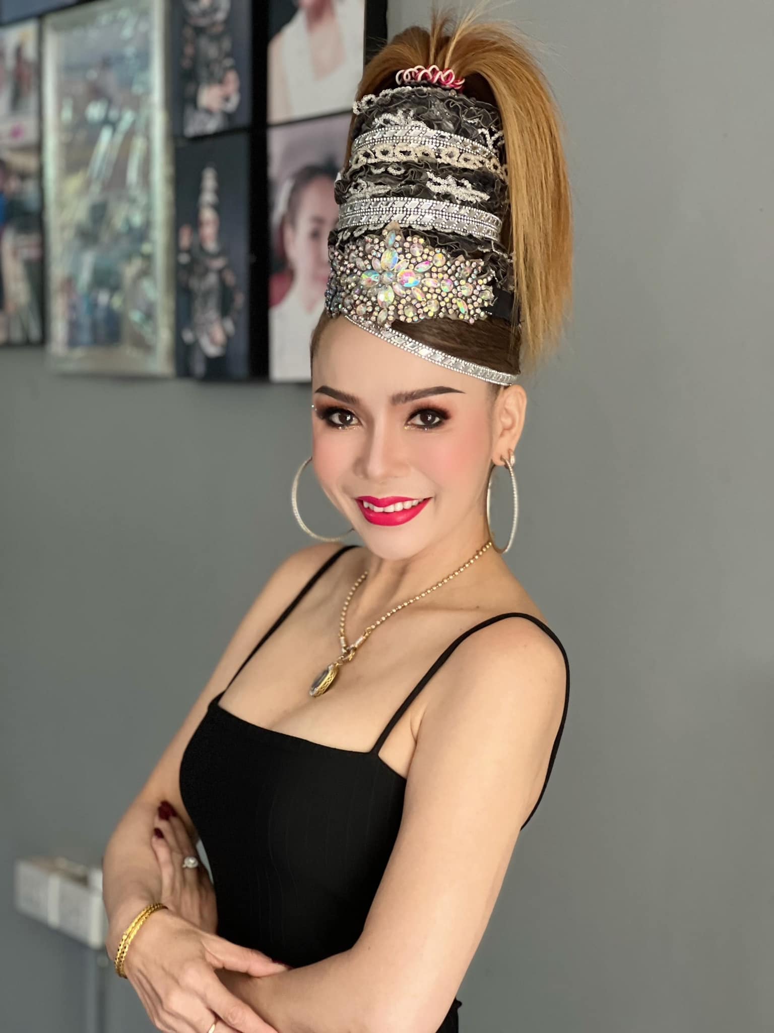 นักร้องหมอลำ บ คือใคร