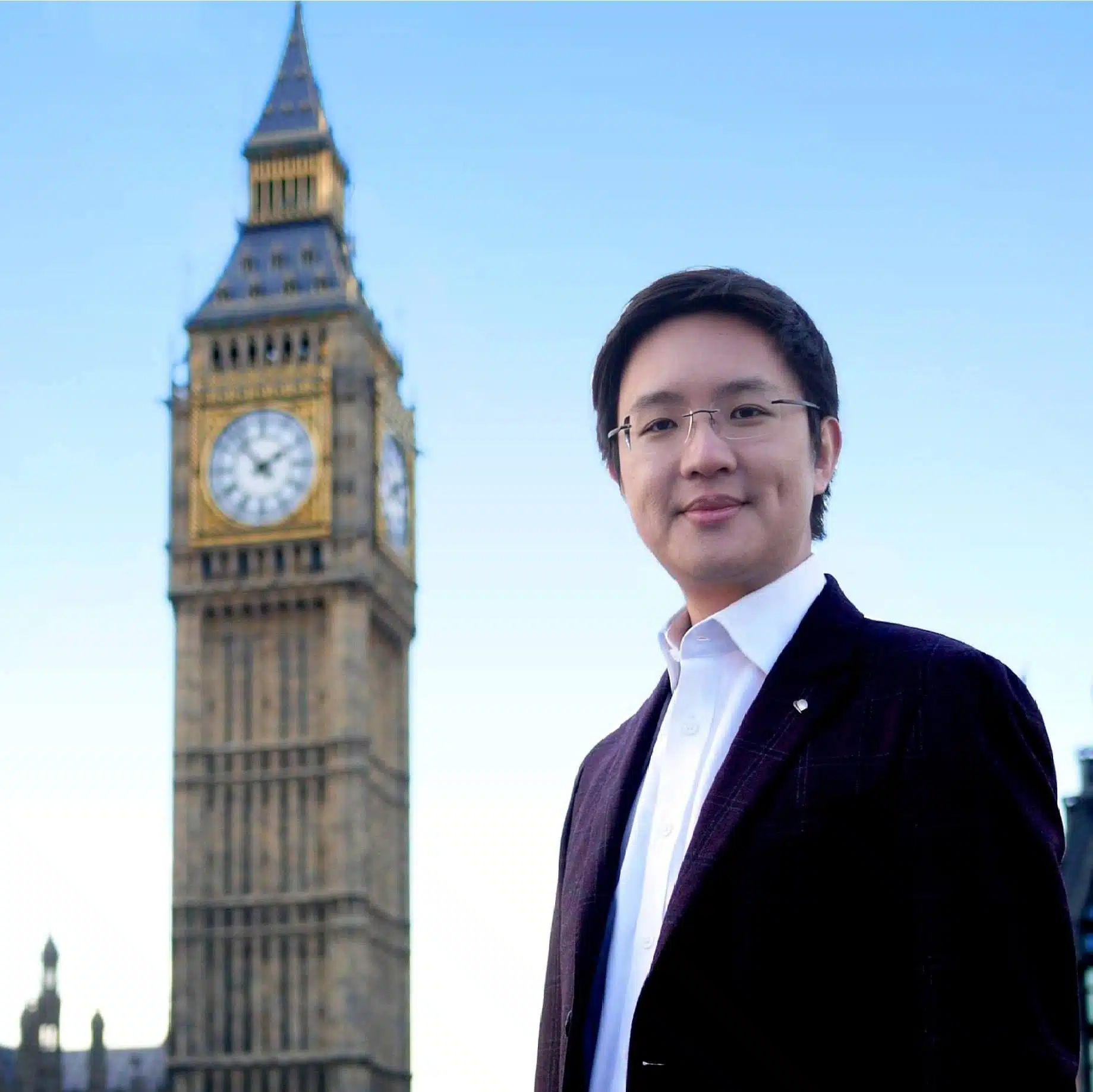 ประวัติ วีรพัฒน์ ปริยวงศ์