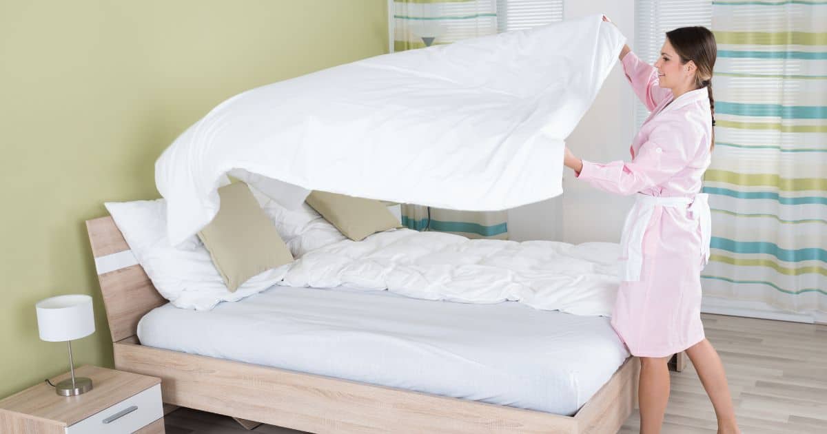 ฝันว่าย้ายที่นอน