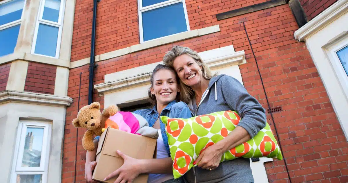 ฝันว่าได้ที่พักใหม่