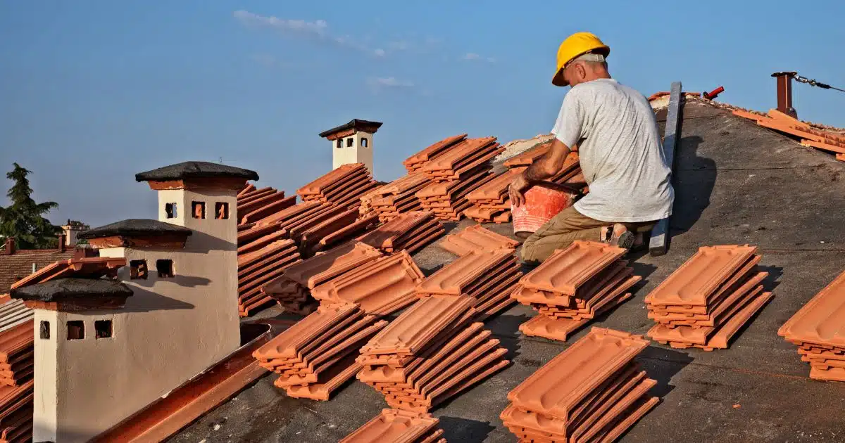 ฝันว่าเปลี่ยนหลังคาบ้านใหม่