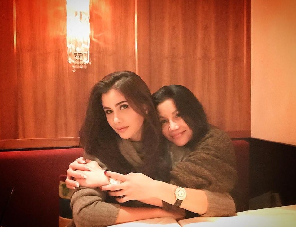 ภาพครอบครัว ปู ไปรยา