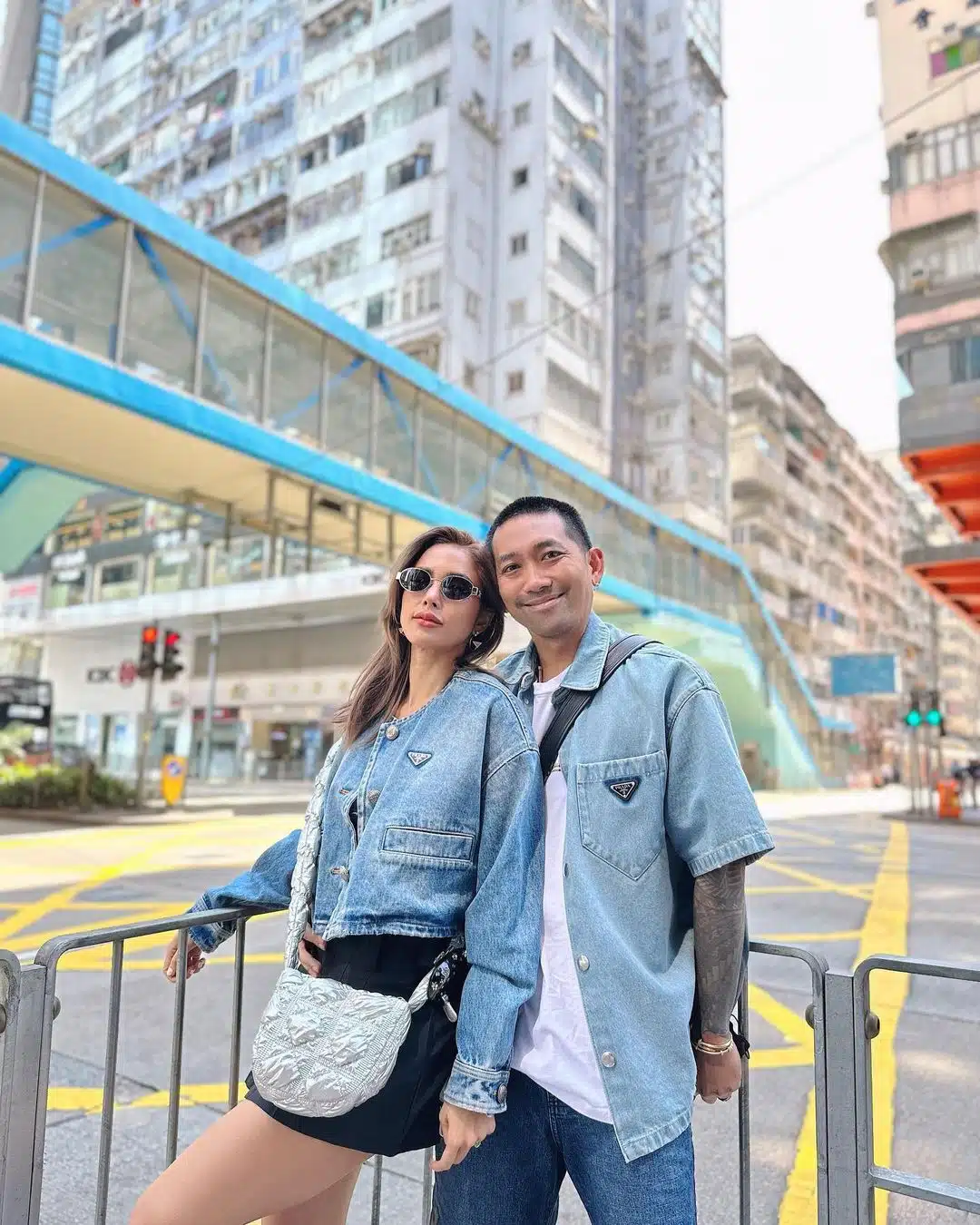 มือที่สามอุ้มบอล