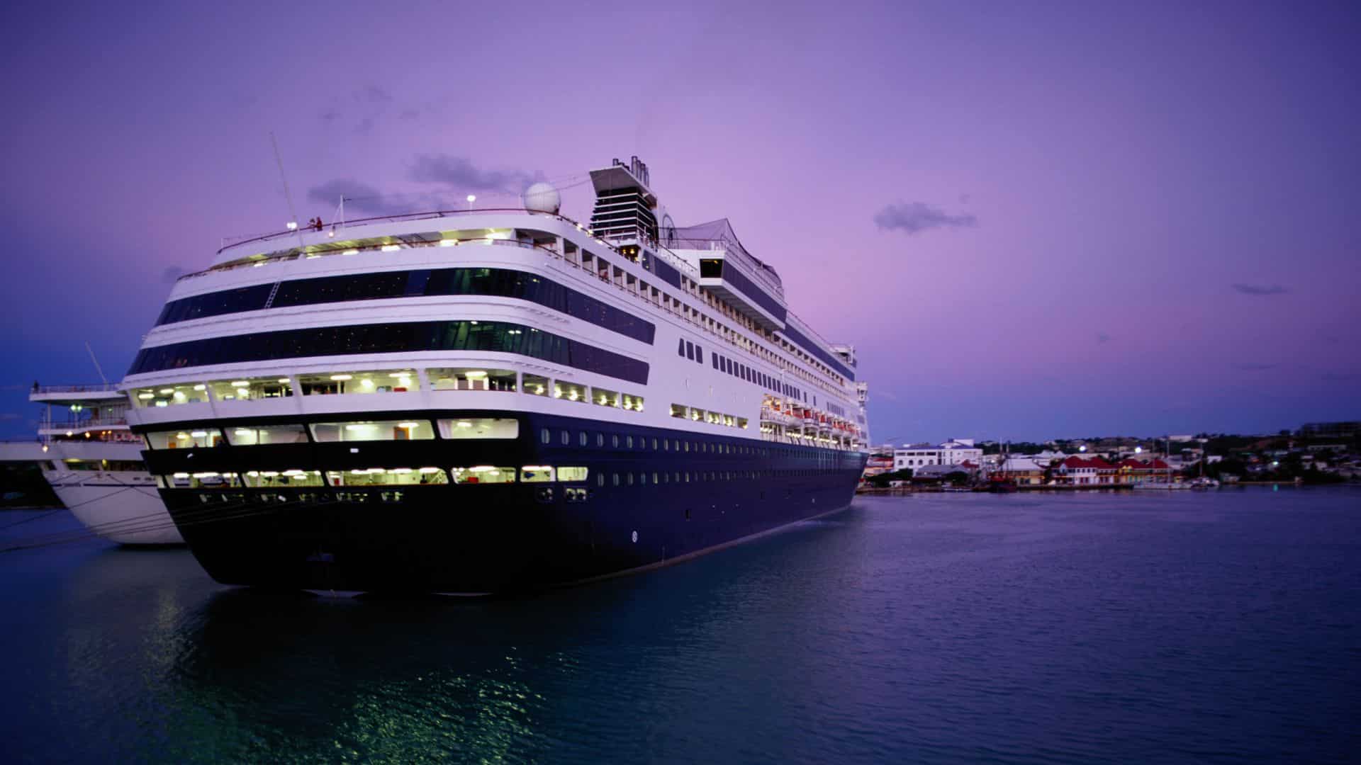 รับสมัคร ทำงานบนเรือสำราญ