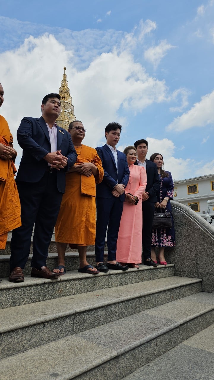 หมอปลายท่านอ้นทำบุญวัดยานนาวา