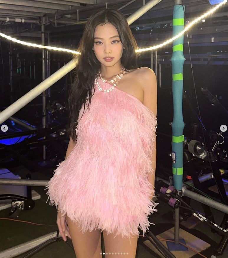 เจนนี่ blackpink กล้ามหน้าท้อง