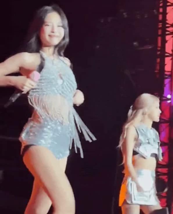 เจนนี่ blackpink กล้ามหน้าท้อง