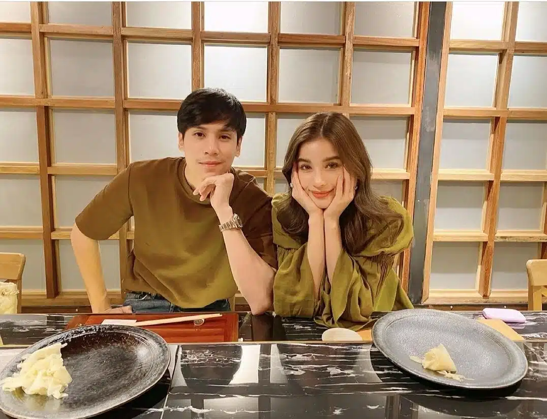 เจษ-วิว รูปคู่