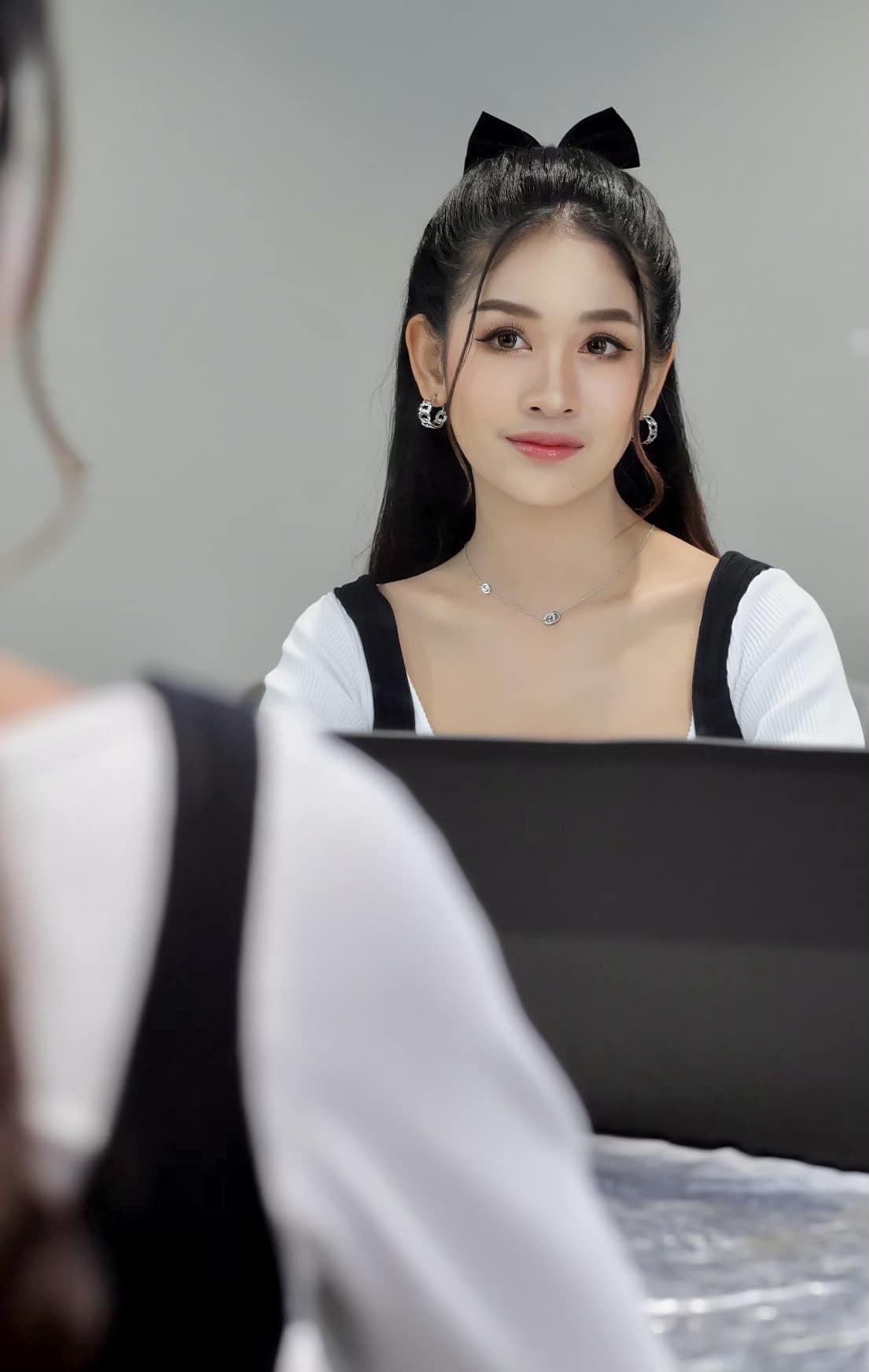 เบลล์ นิภาดา ถูกสิบล้อเสียหลักชน