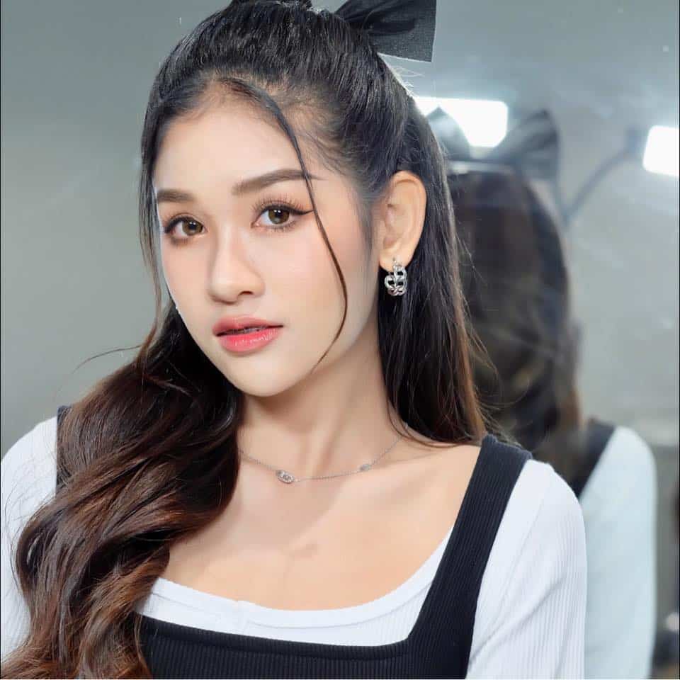 นักร้องลูกทุ่งสาว ประสบอุบัติเหตุ