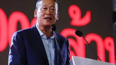 เศรษฐา ทวีสิน