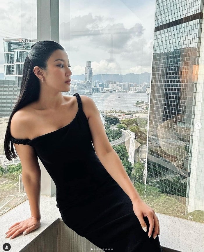 เอมมี่ มรกต ชุดว่ายน้ำ เวียดนาม