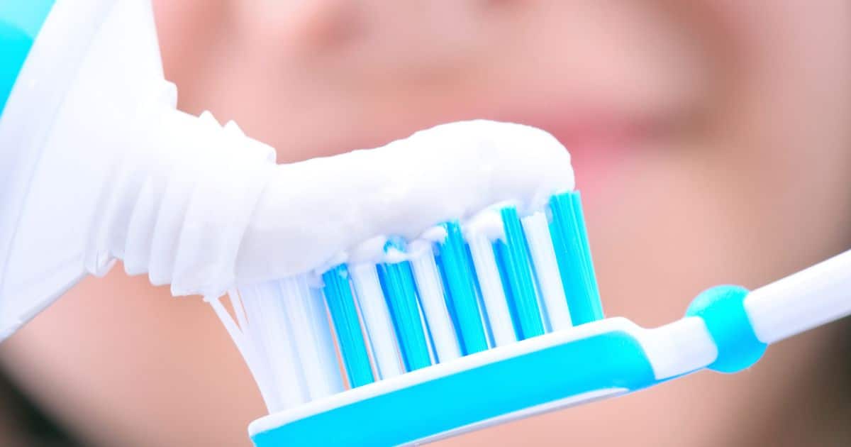 วิธีแปรงฟันแห้ง ป้องกันฟันผุ เพิ่มฟลูออไรด์ เพื่อสุขภาพช่องปากที่ดียิ่งขึ้น  | Thaiger ข่าวไทย