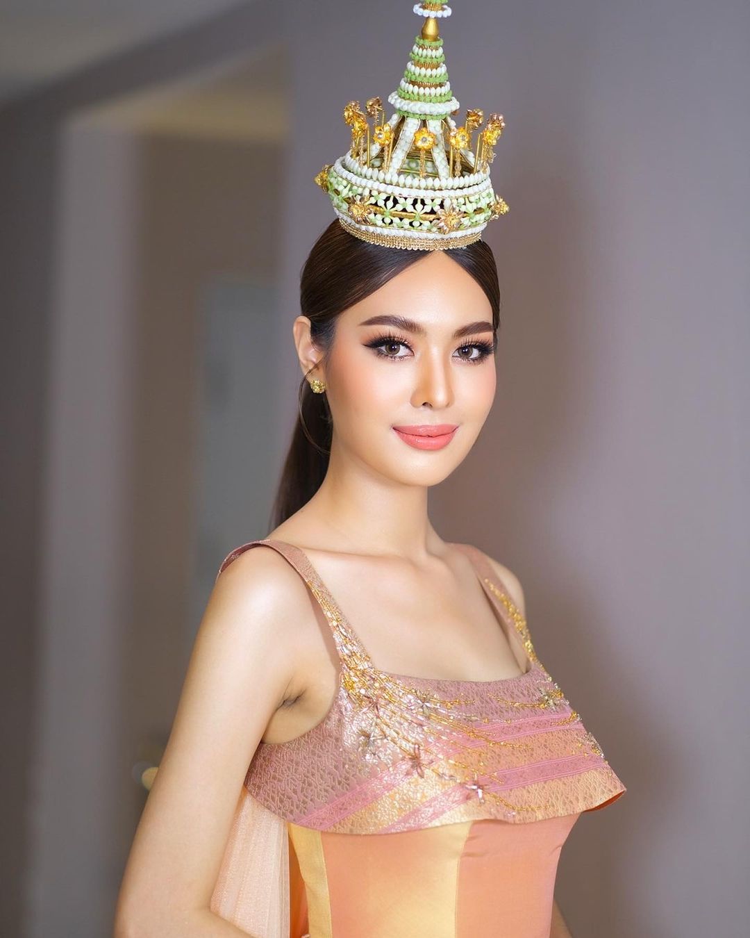 เปิดประวัติ "โบว์ สุภาภรณ์" ผู้คว้ามงกุฎ Miss Thailand International 2023