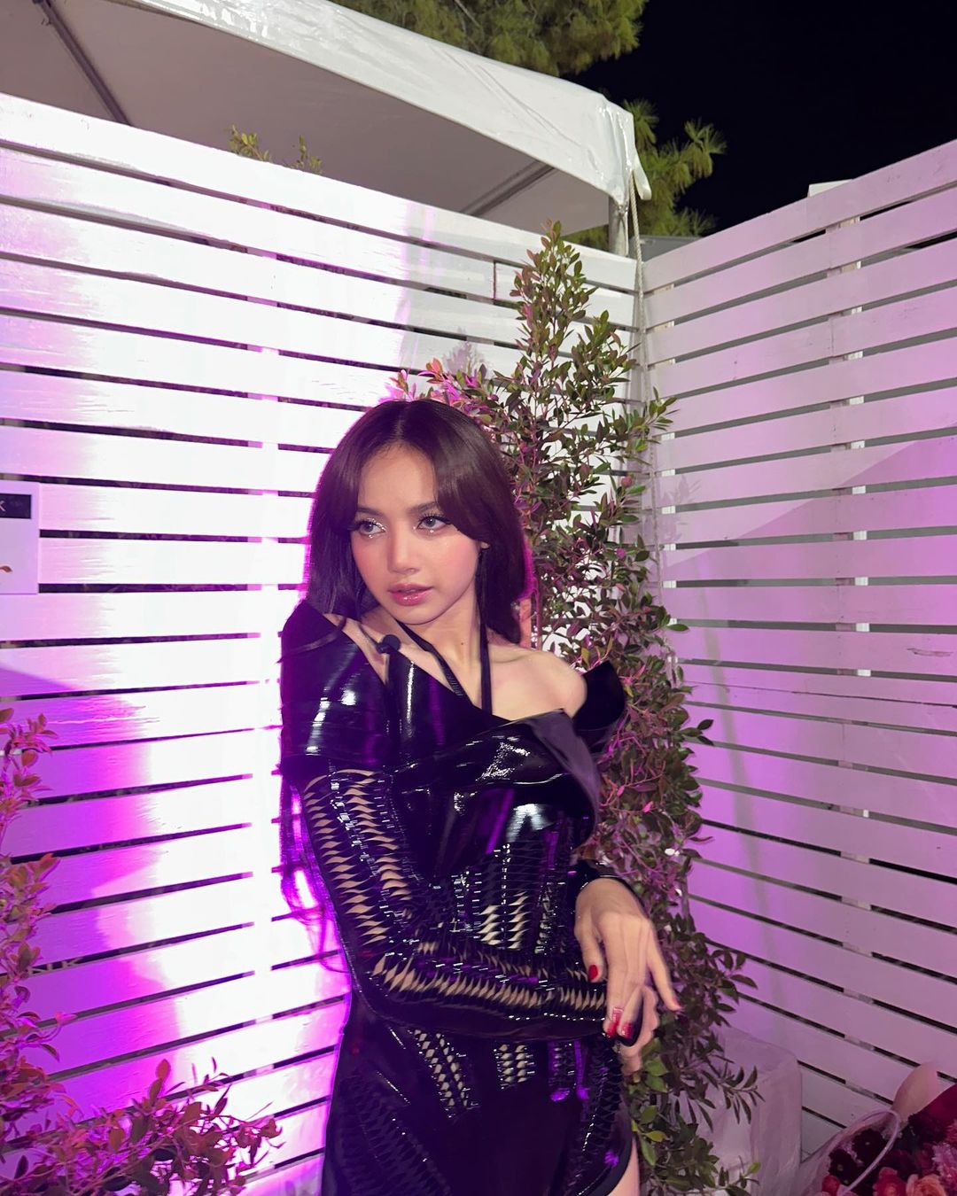 ลิซ่าเตรียมโชว์สุดพิเศษร่วมกับ Crazy Horse Paris หลายคนจับตาปมต่อสัญญา YG