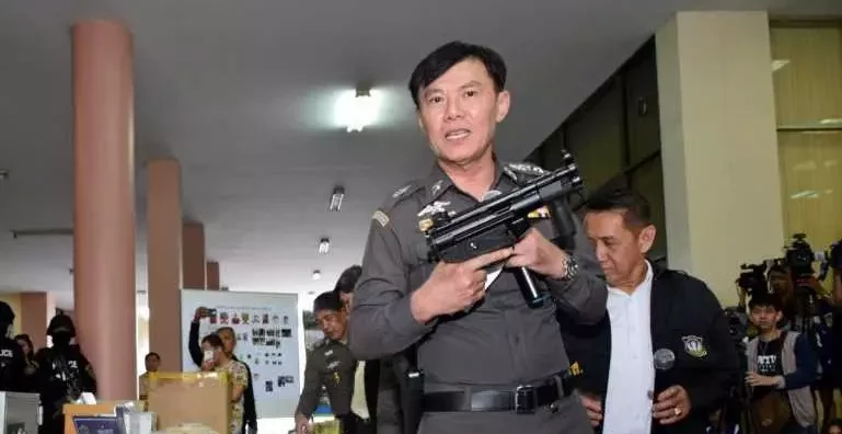 เปิดประวัติ &quot;พล.ต.ท.เรวัช กลิ่นเกษร&quot; อดีตมือปราบยาเสพติดของเมืองไทย