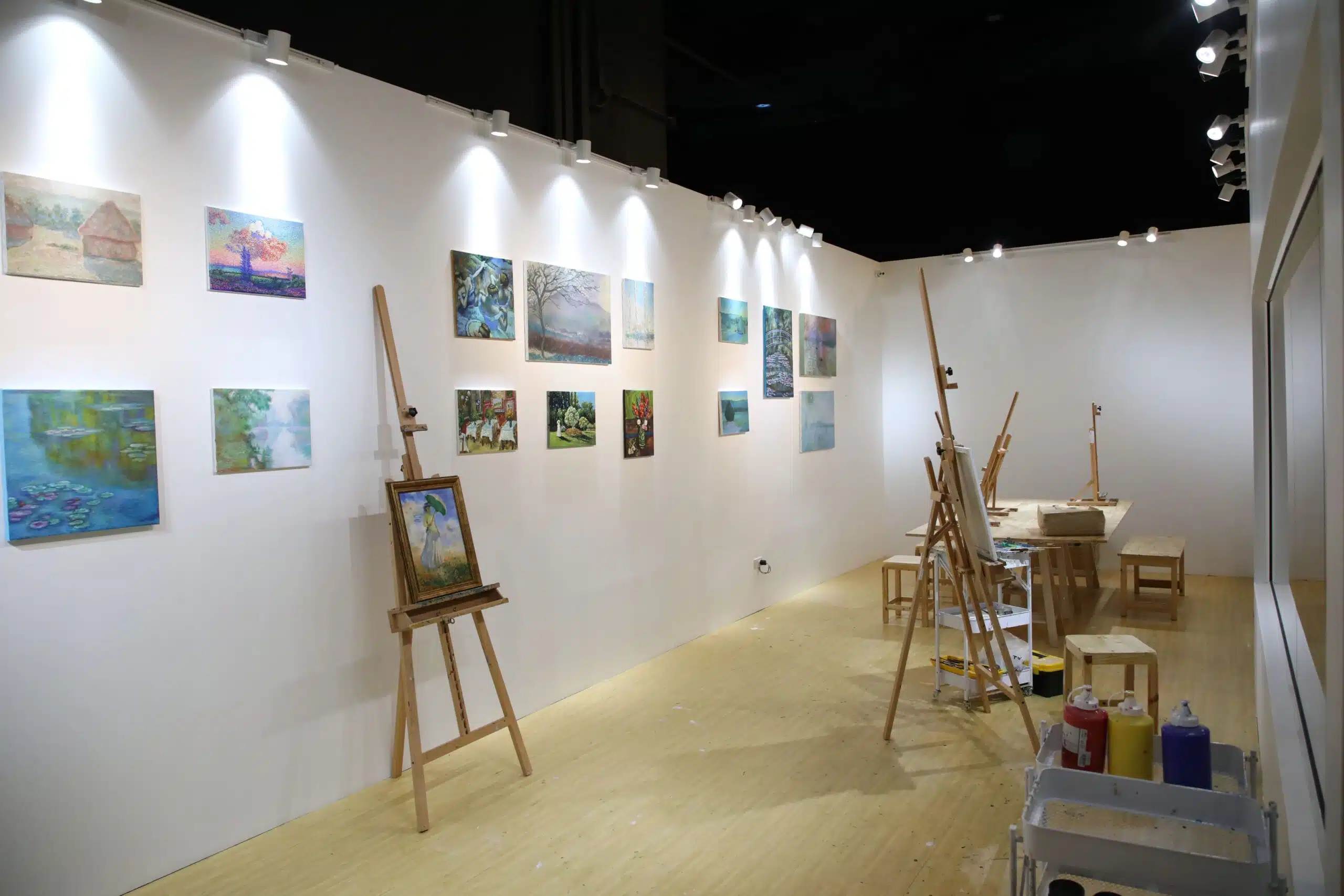 Monet &amp; Friends Alive