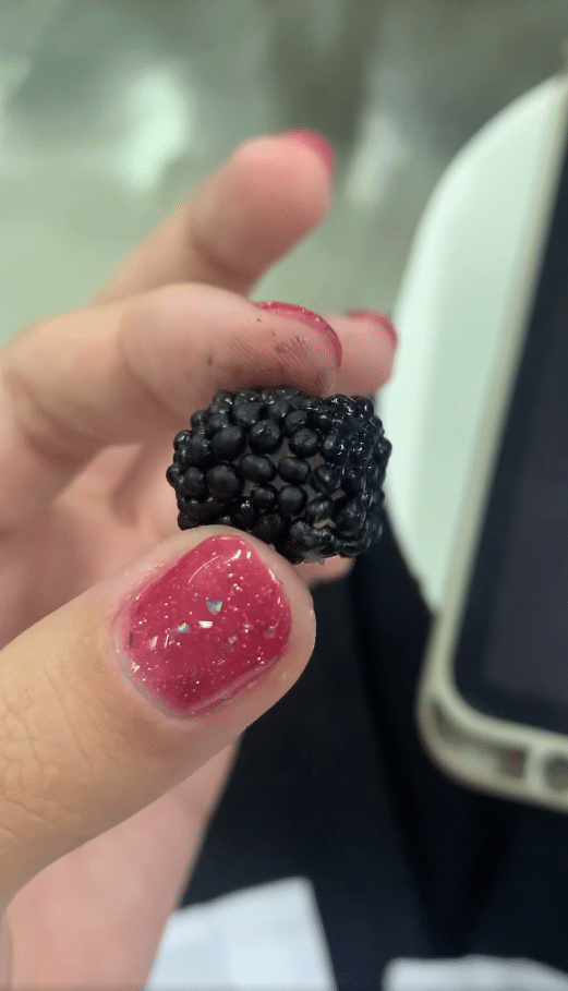 สุดผวา 'สาวเจอหนอนในเยลลี่' ยี่ห้อดัง เผยเพิ่งซื้อมา แถมกินไปแล้วหนึ่งชิ้น