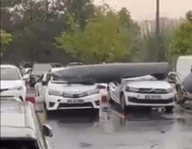 ถังเชื้อเพลิงตุรกีหล่นทับรถ