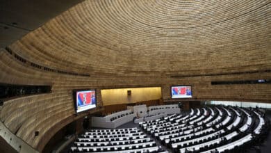 Prime Minister Srettha Thavisin reads the policy statement.