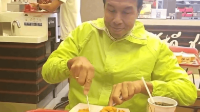 ชัชชาติ ไลฟ์กินไก่ทอด