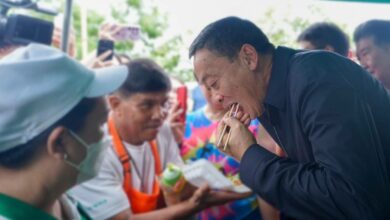 ขึ้นค่าแรง เพื่อไทย