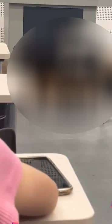 คู่รักมีเซ็กซ์ต่อหน้าอาจารย์