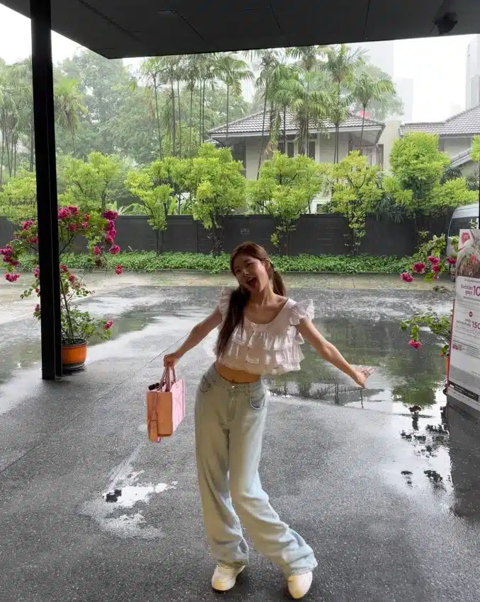 จ้าวลู่ซือ มาไทย