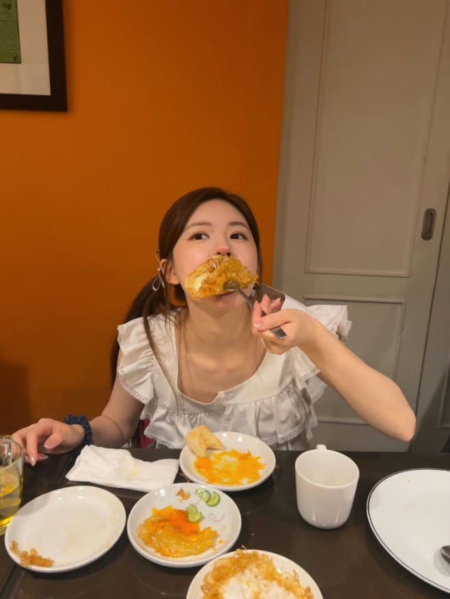 จ้าวลู่ซือ ไข่ดาว