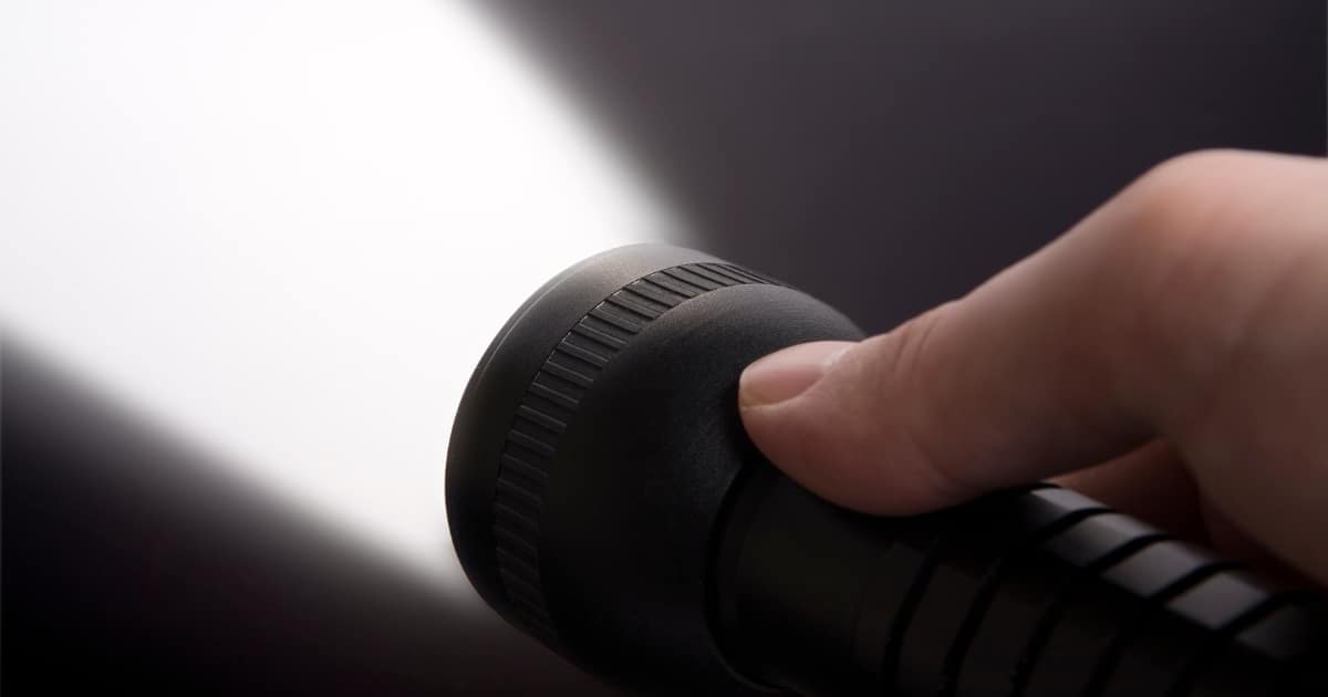 ไฟดับตอนฝนตกทำยังไง