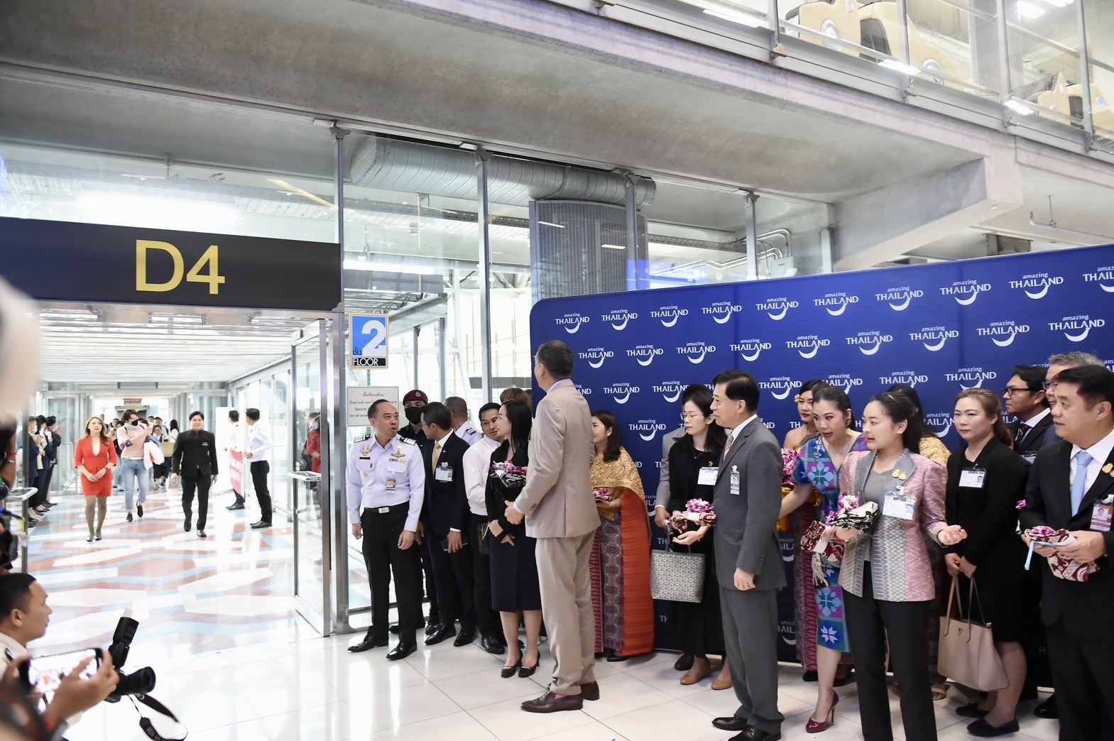 นายกเศรษฐา ต้อนรับนักท่องเที่ยวจีน ฟรีวีซ่า