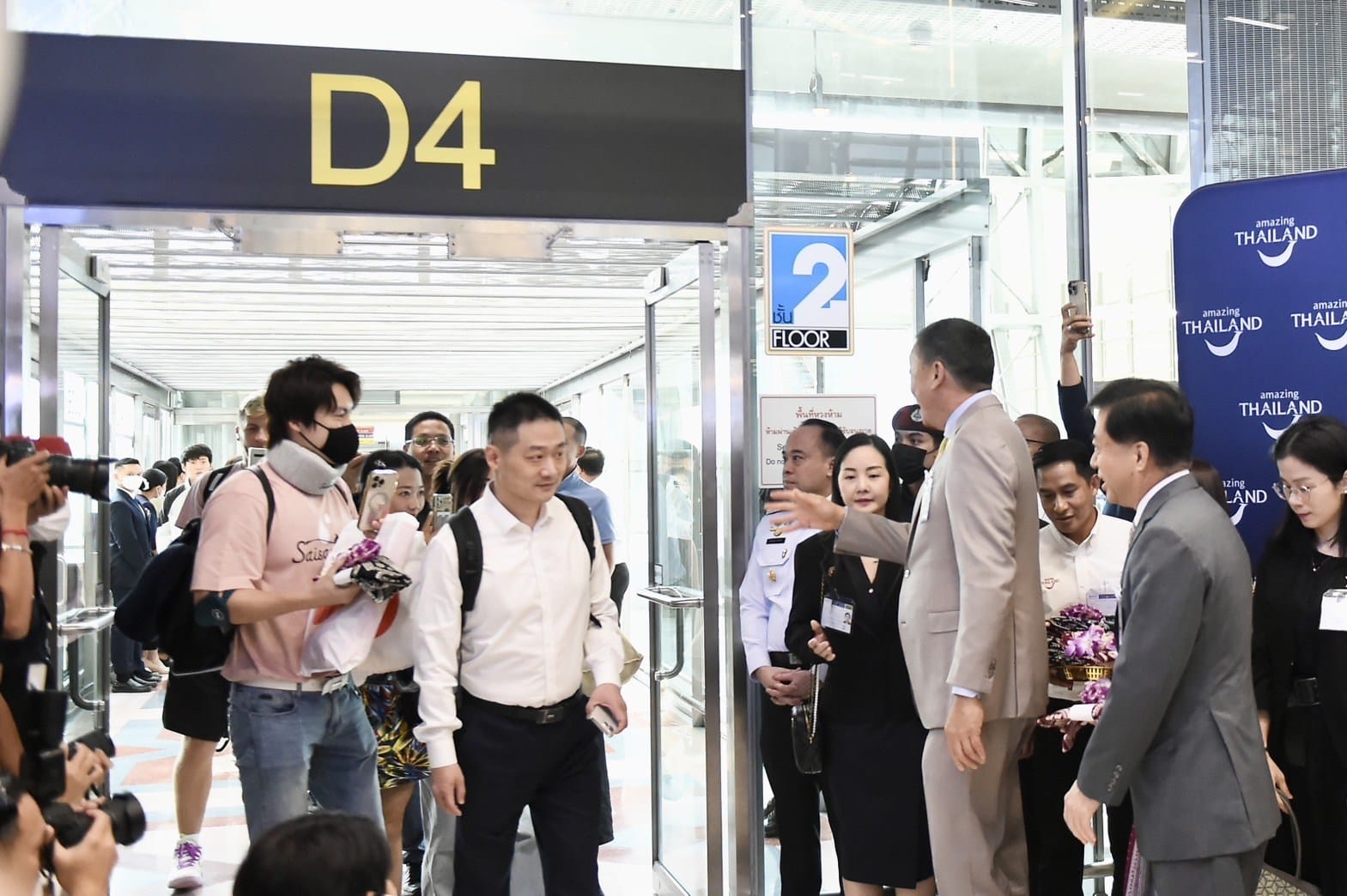 นายกเศรษฐา ต้อนรับนักท่องเที่ยวจีน ฟรีวีซ่า