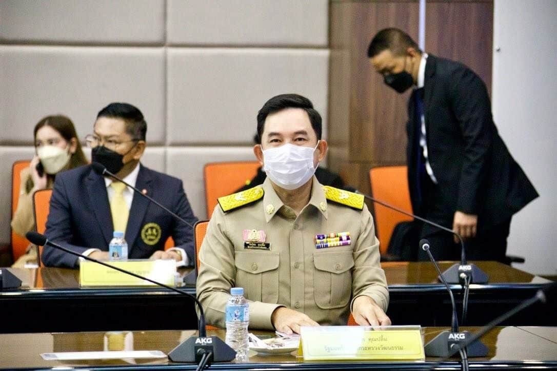 อิทธิพลคุณปลื้มประวัติ