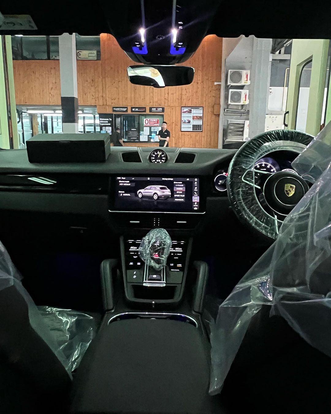 ปอย ตรีชฎาประกาศขายรถ (5)